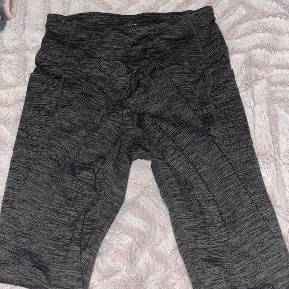 small grey and black gaiam leggings